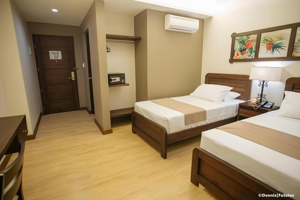 Casa Rubin Hotel Dumaguete City Exterior photo