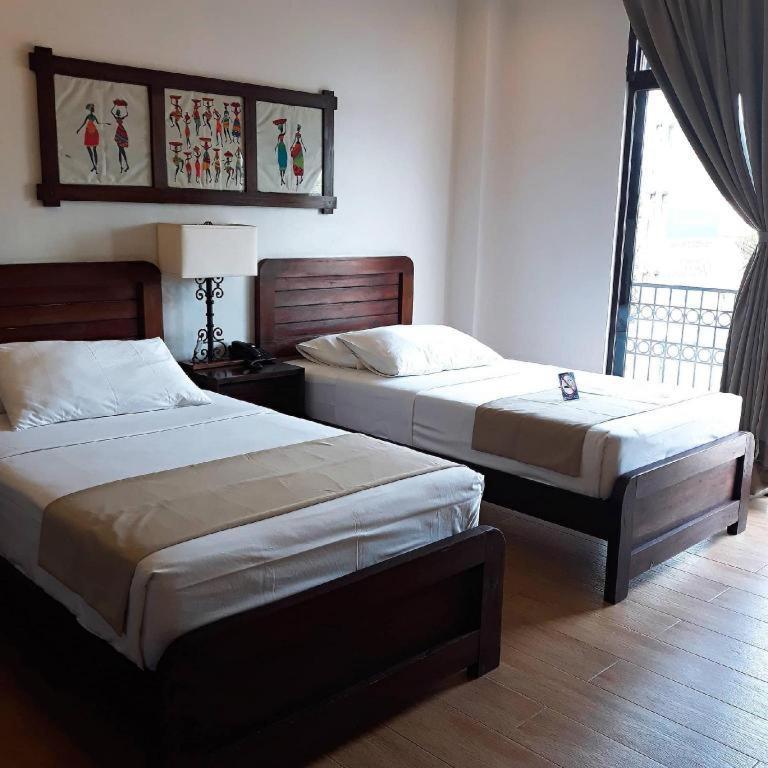 Casa Rubin Hotel Dumaguete City Exterior photo