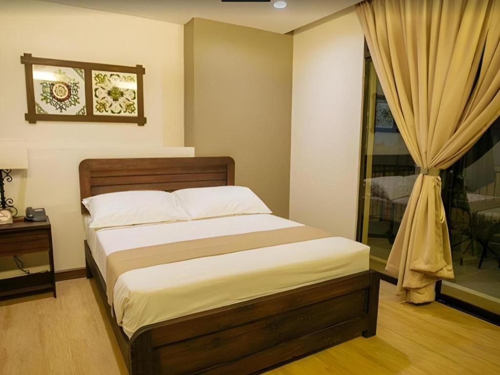 Casa Rubin Hotel Dumaguete City Exterior photo