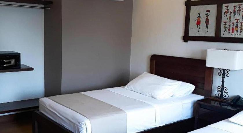 Casa Rubin Hotel Dumaguete City Exterior photo