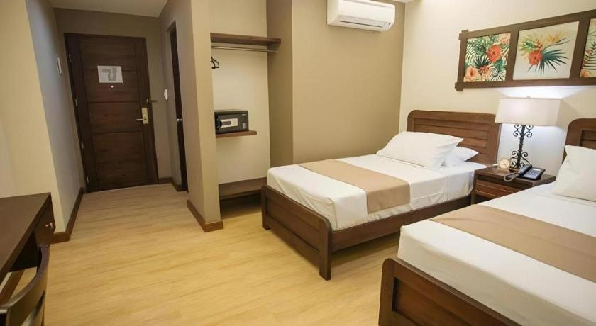 Casa Rubin Hotel Dumaguete City Exterior photo