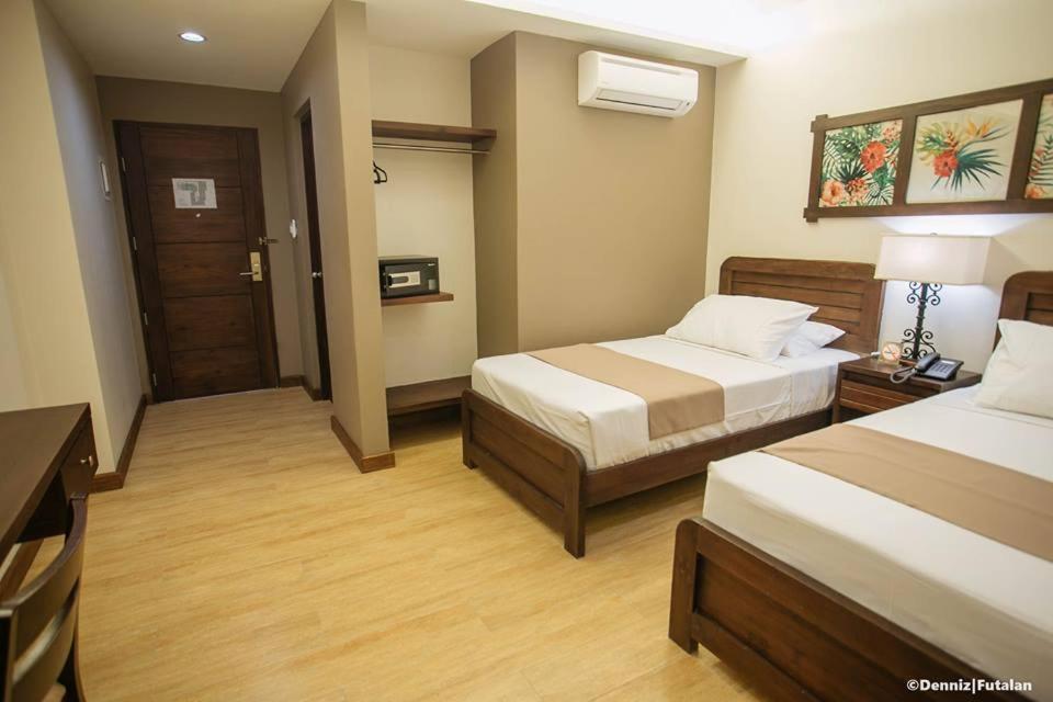 Casa Rubin Hotel Dumaguete City Exterior photo
