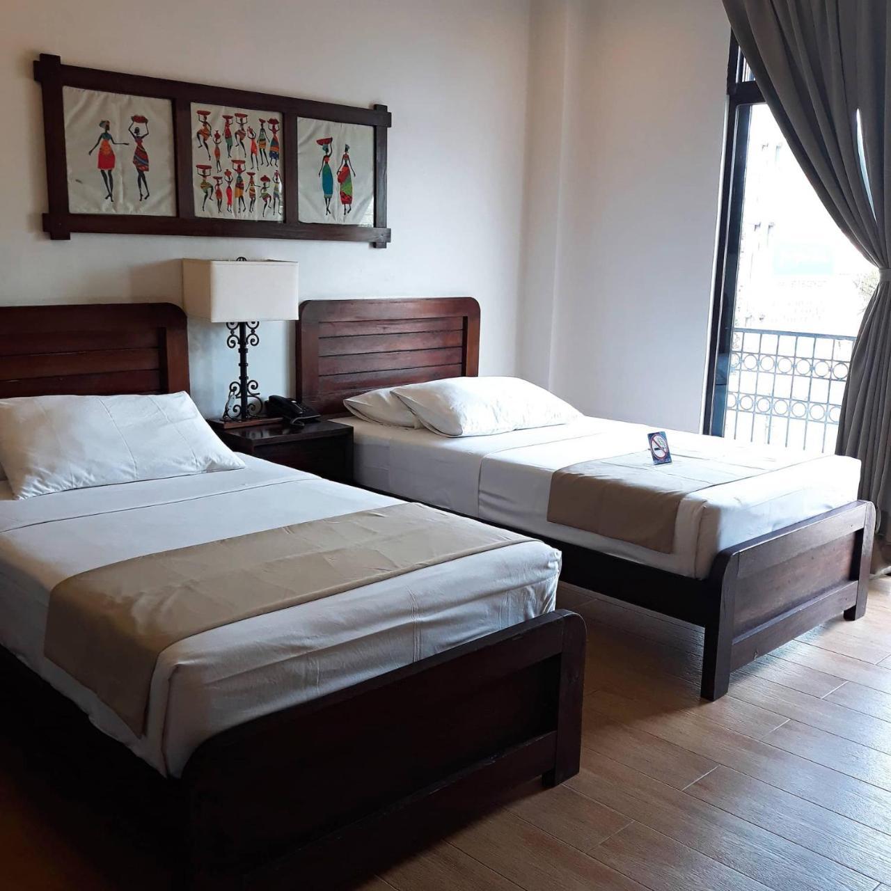 Casa Rubin Hotel Dumaguete City Exterior photo
